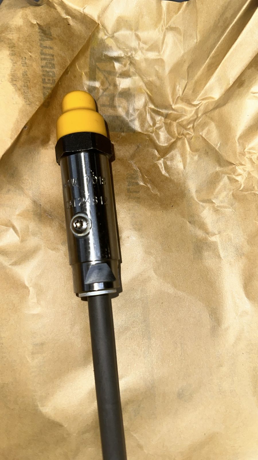 BICO INJETOR DE COMBUSTIVEL 4W7018 - Imagem 2